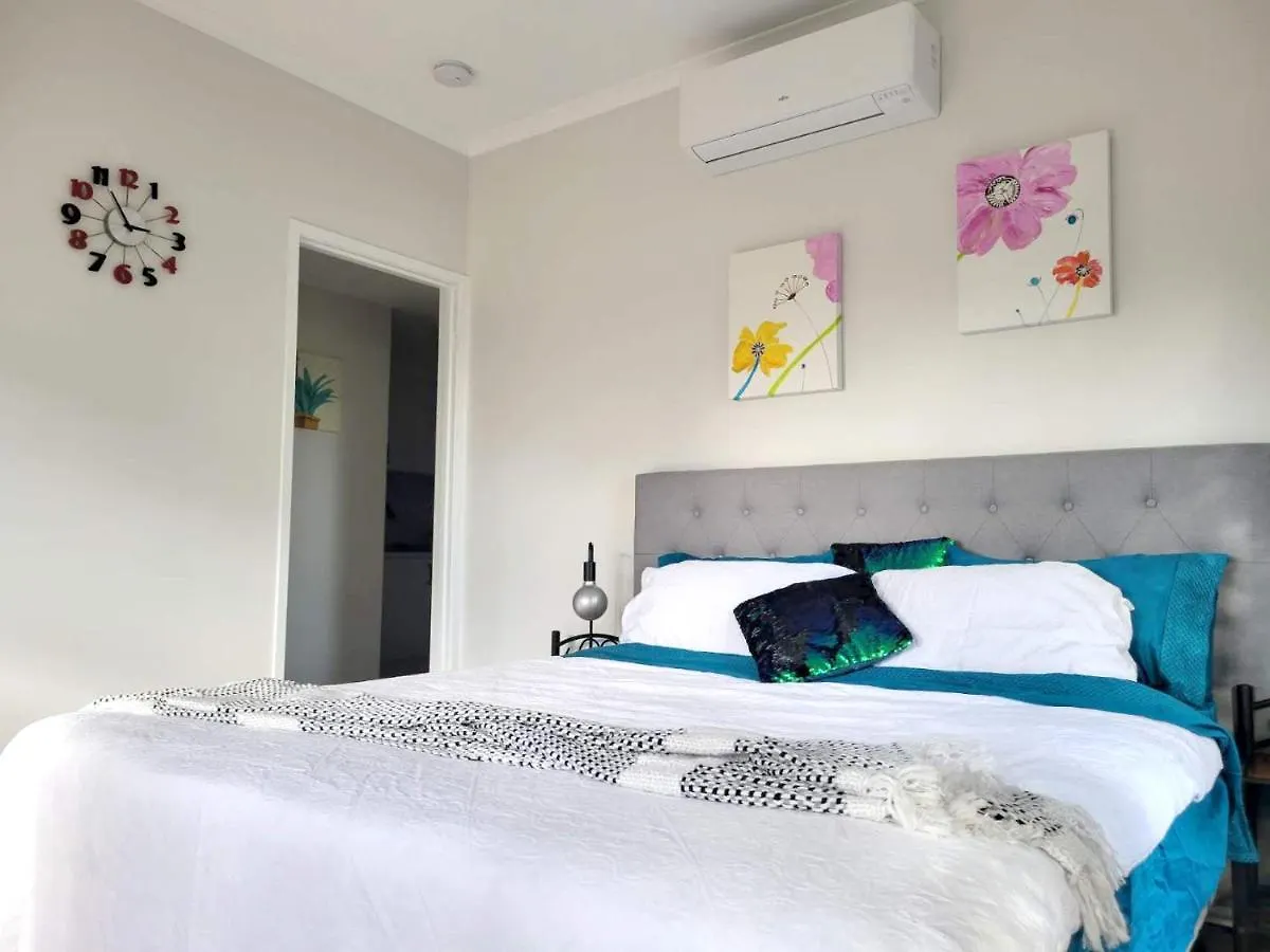 Beachside One Bedroom Flat Retreat Maroochydore 0*,  Australia