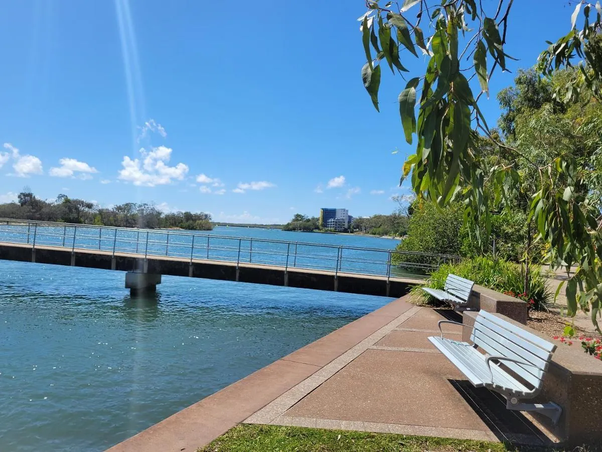 Beachside One Bedroom Flat Retreat Maroochydore Australia