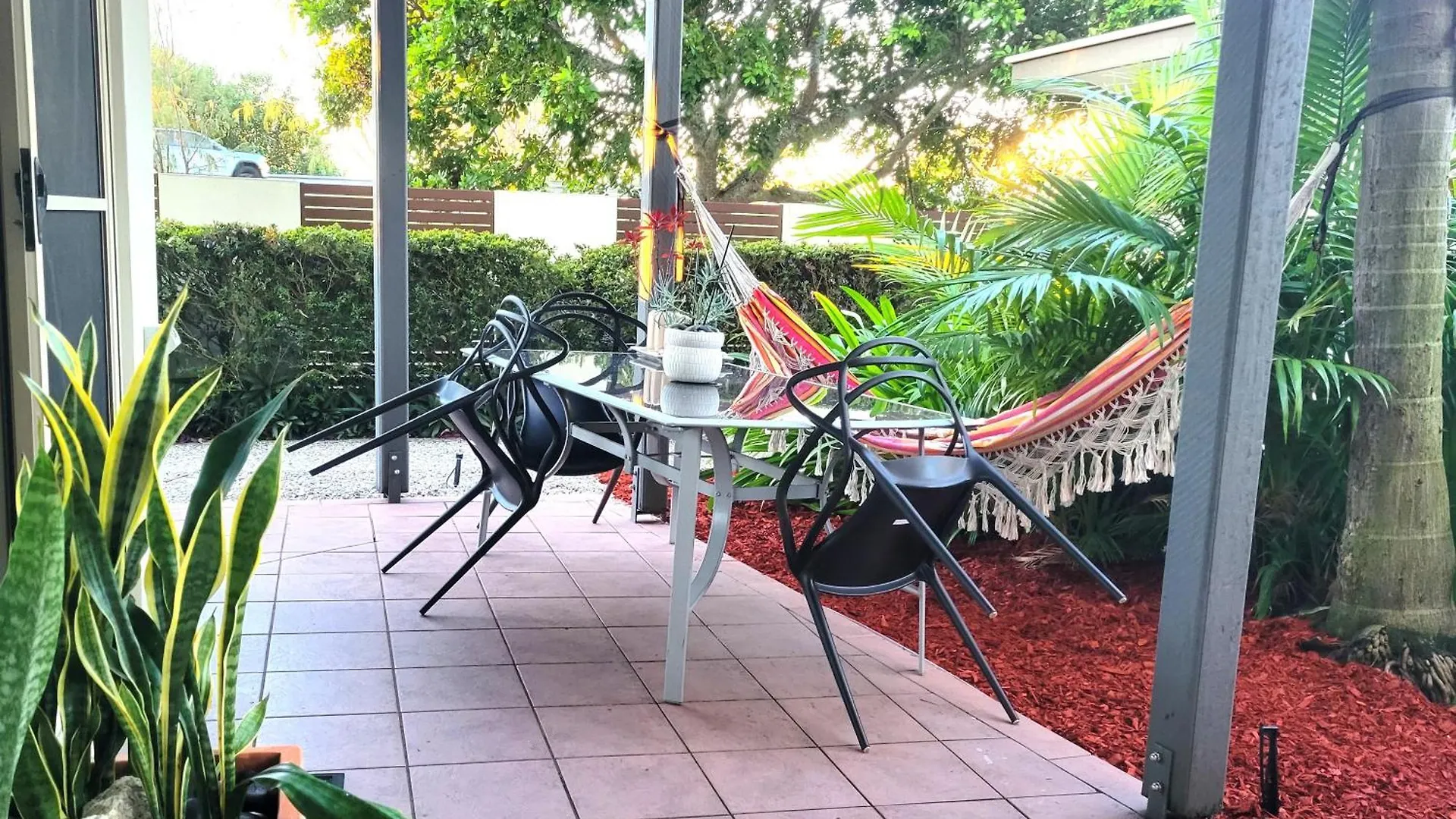 Beachside One Bedroom Flat Retreat Maroochydore Australia